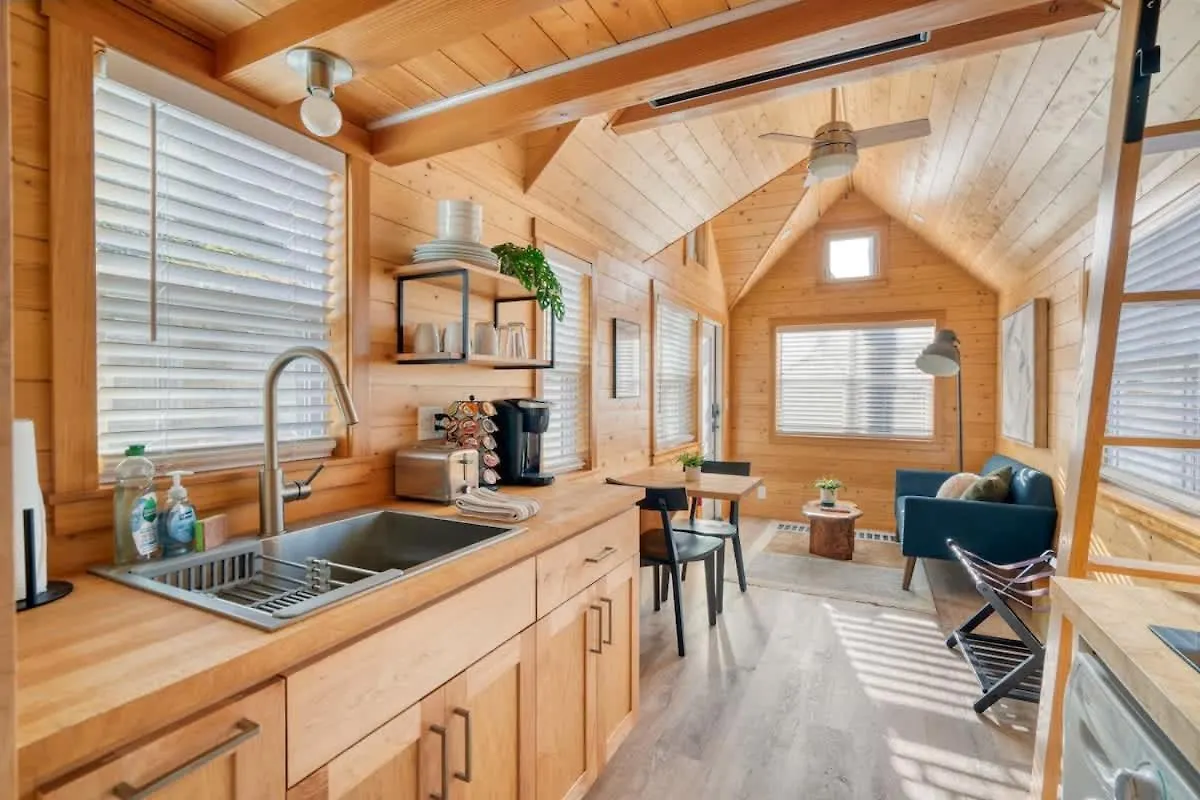 Stay Portland - Tiny Refuge - Quiet & Cozy 0*,  USA